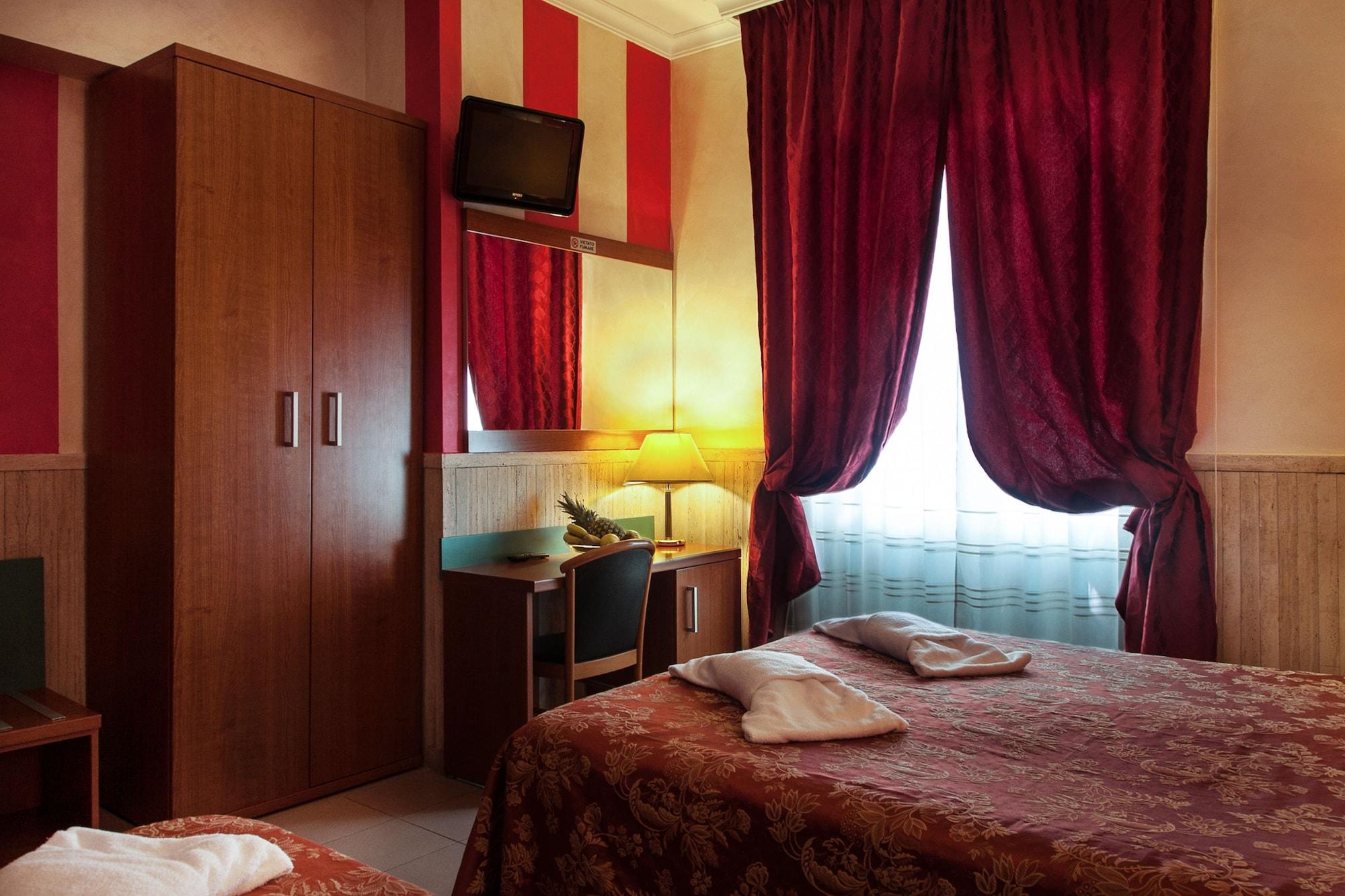 Hotel Pyramid Рим Екстериор снимка