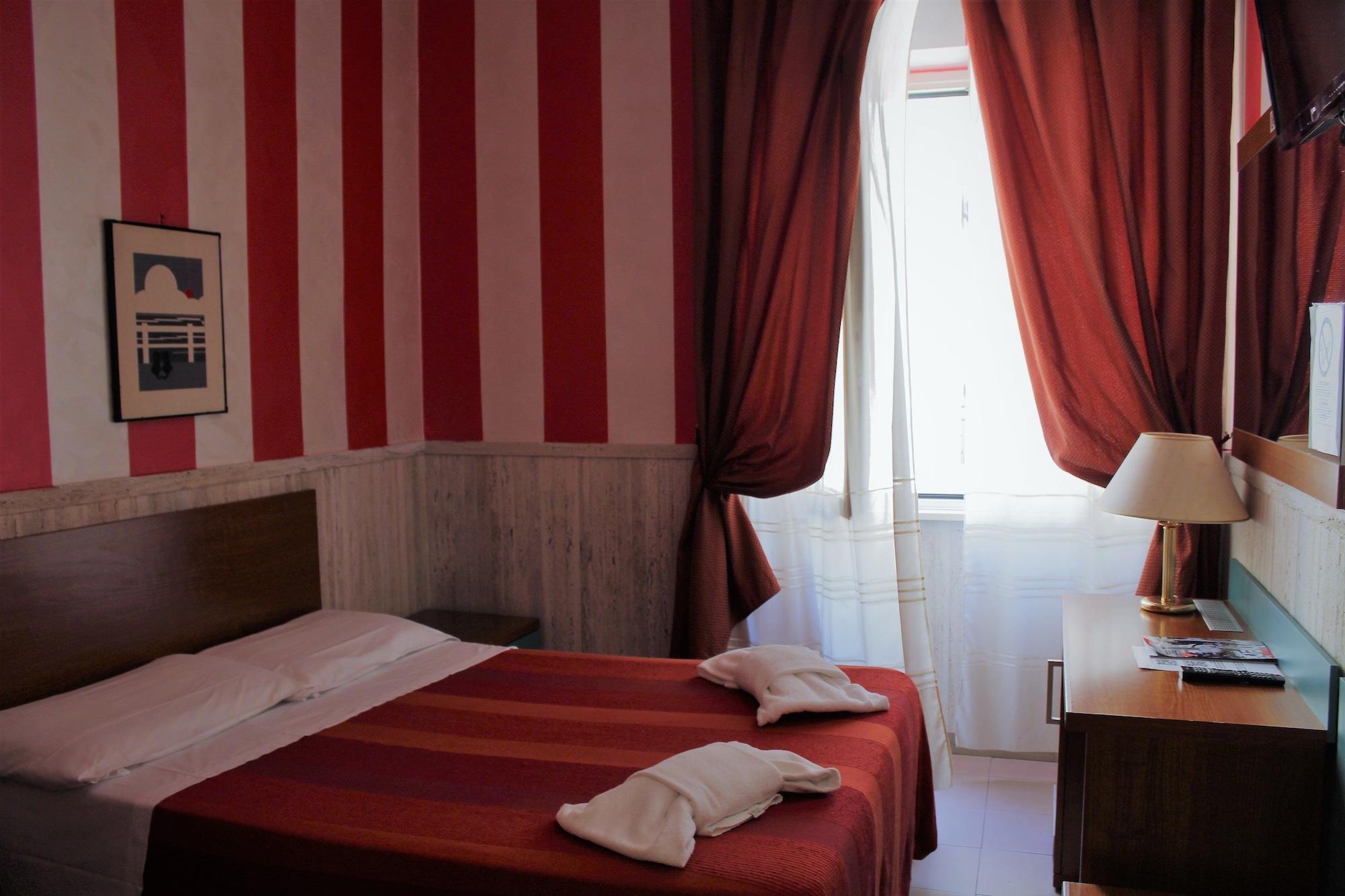 Hotel Pyramid Рим Екстериор снимка
