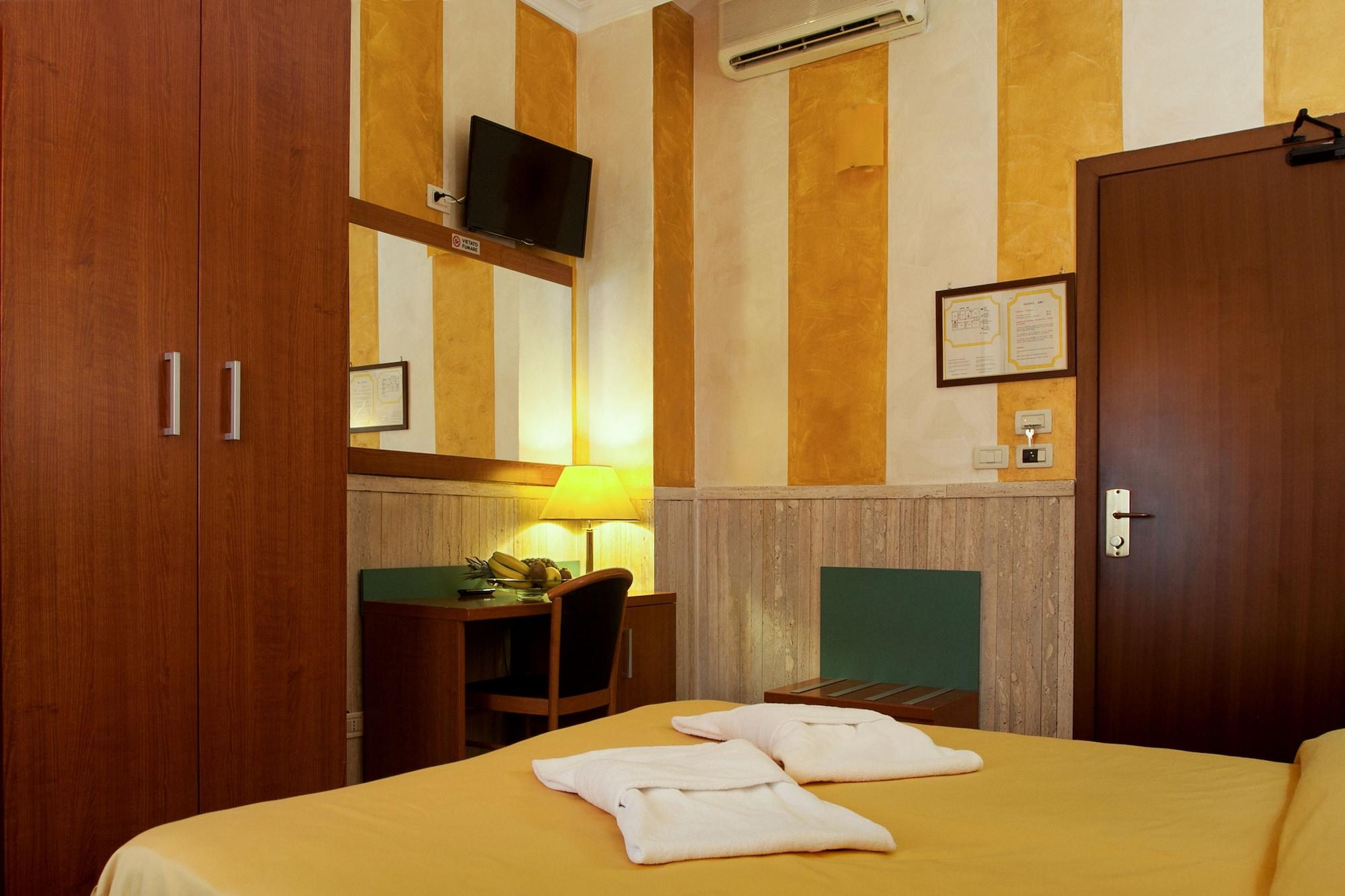 Hotel Pyramid Рим Екстериор снимка