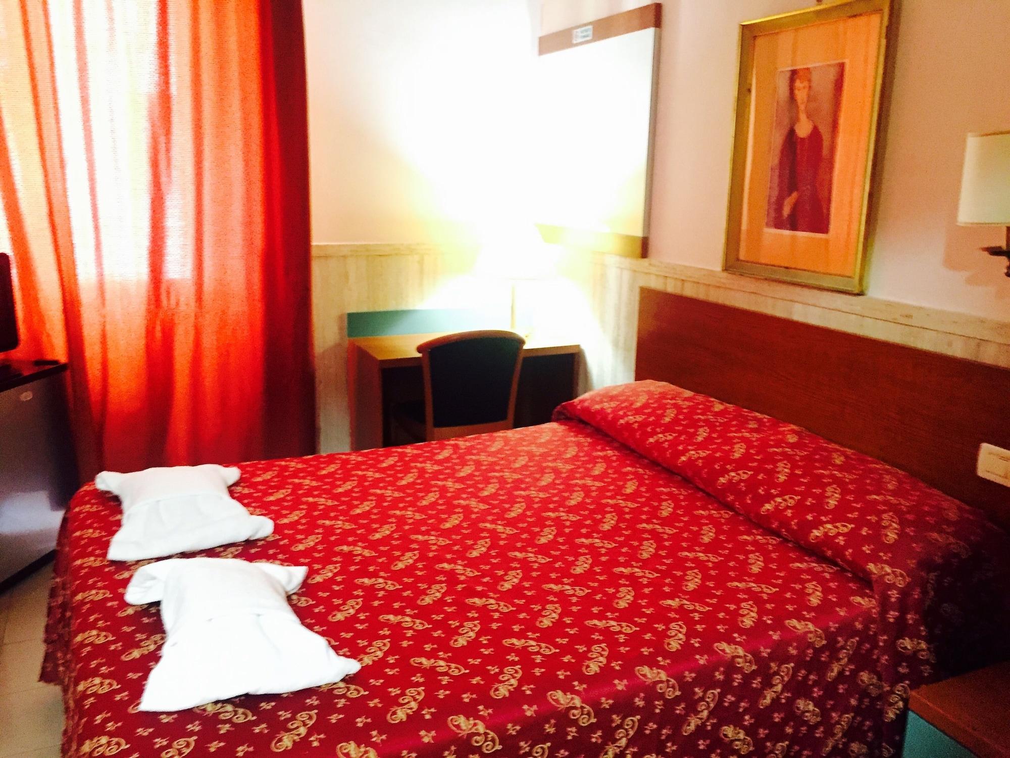 Hotel Pyramid Рим Екстериор снимка